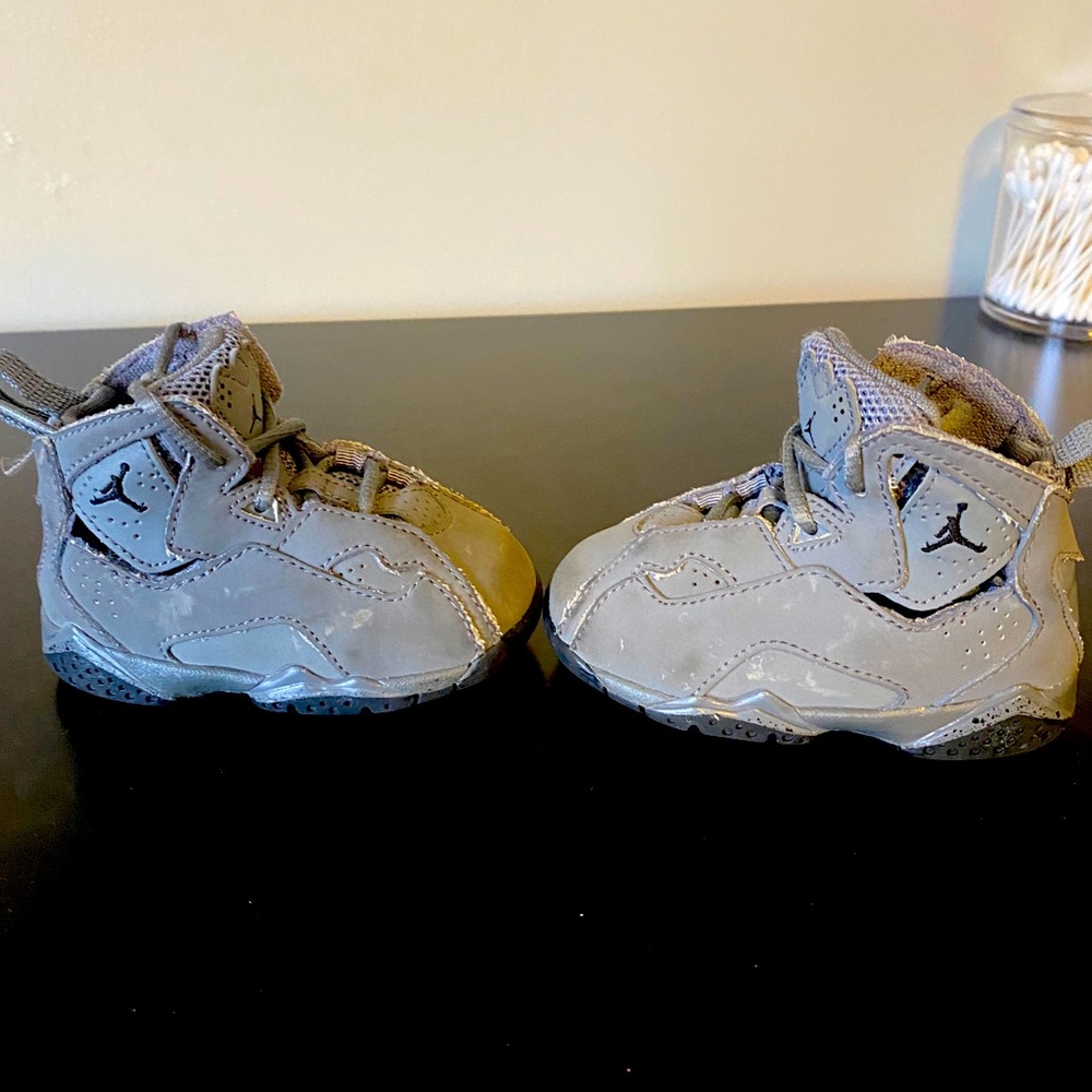 4c Grey Jordan’s